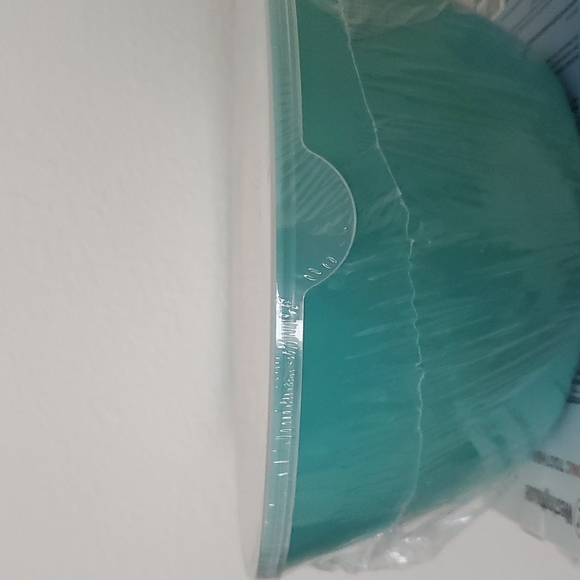 Master chef mixing bowls w lids - Picture 2 of 2